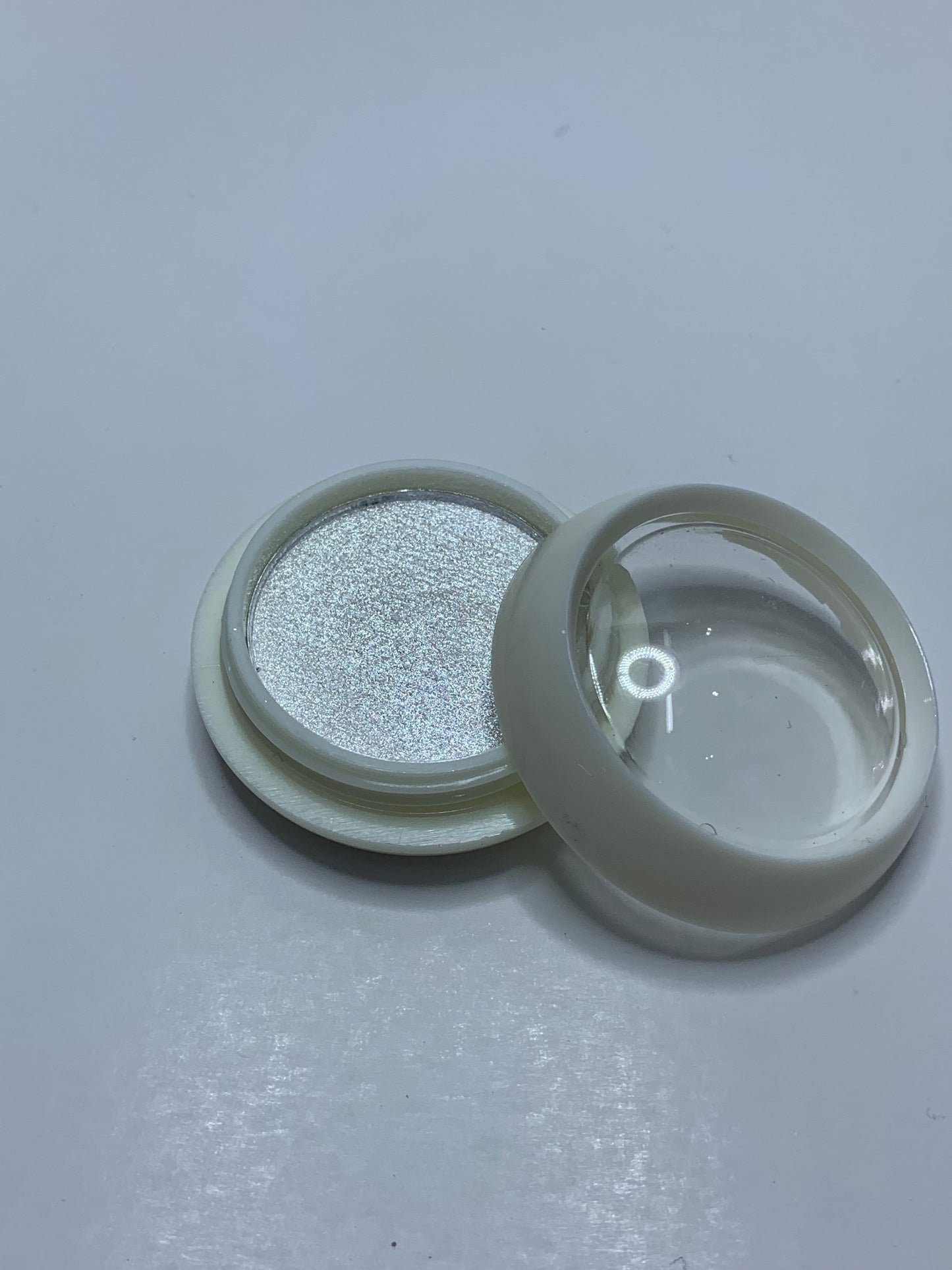 Solid chrome blanco perlado